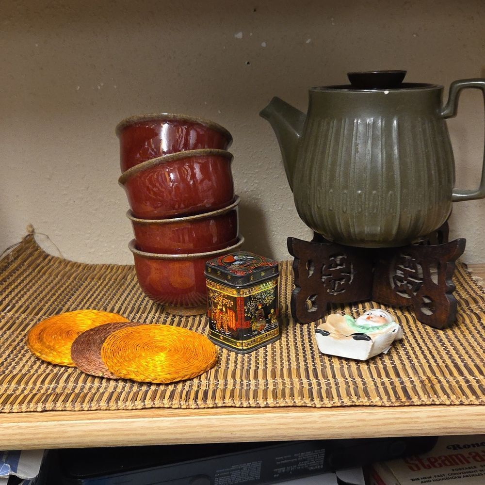 Redwing Japan Saki/Tea‎ Set,wood holder,  4 cups, Bamboo Mat, Coasters